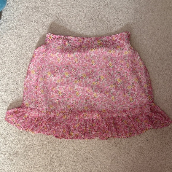 Dresses & Skirts - Floral Pink Ruffle Skirt